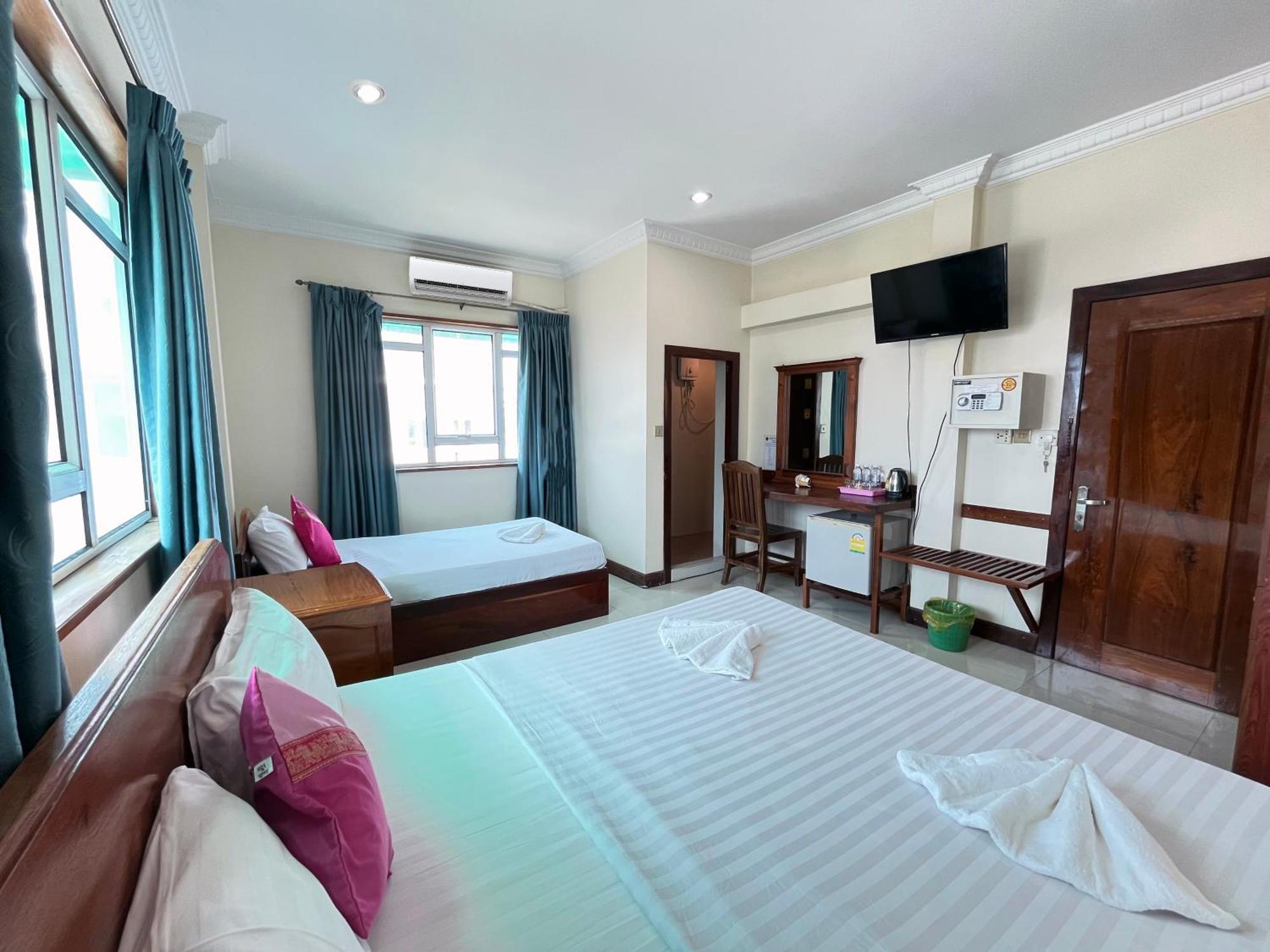 Seng Hout Hotel Battambang Ngoại thất bức ảnh