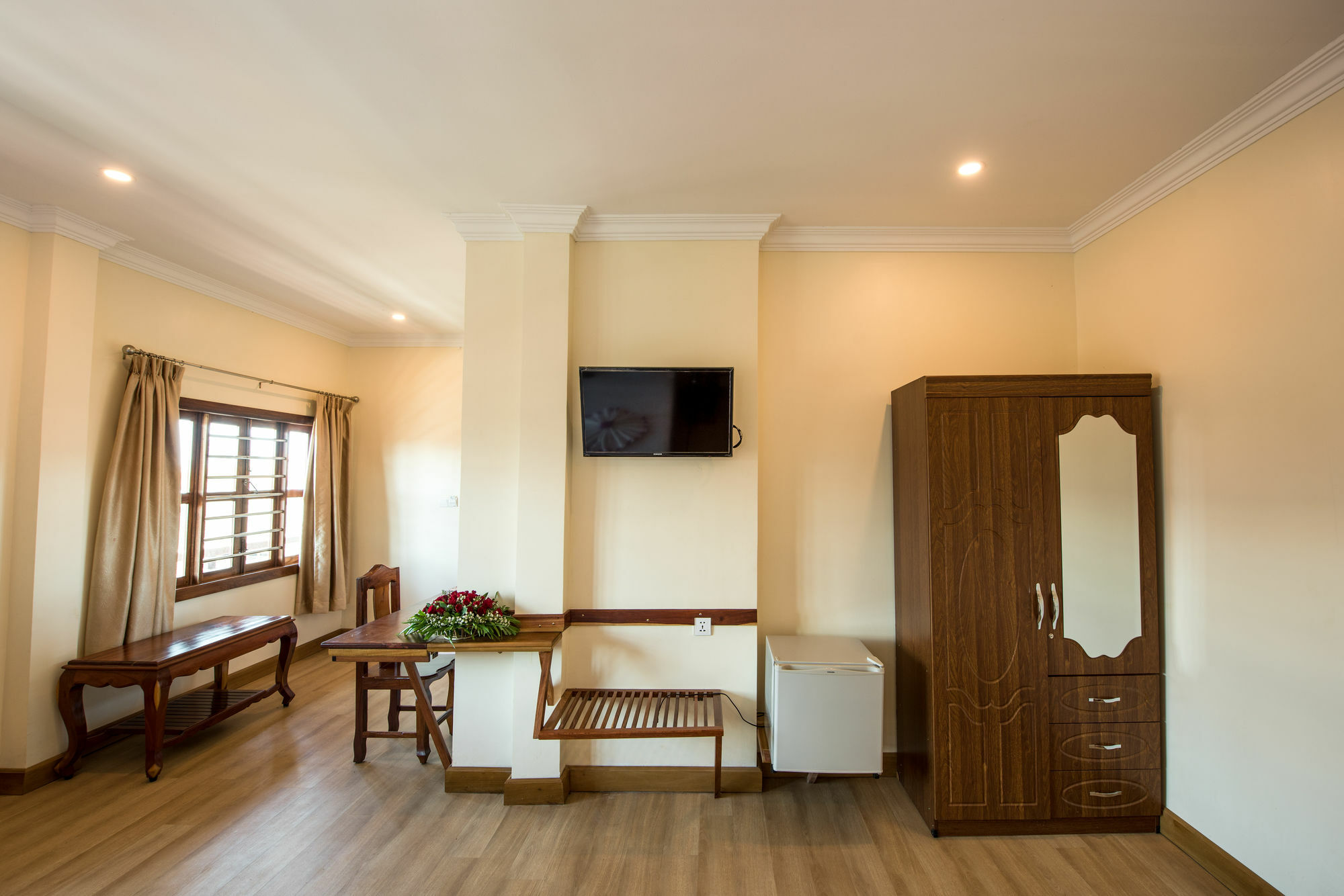Seng Hout Hotel Battambang Ngoại thất bức ảnh