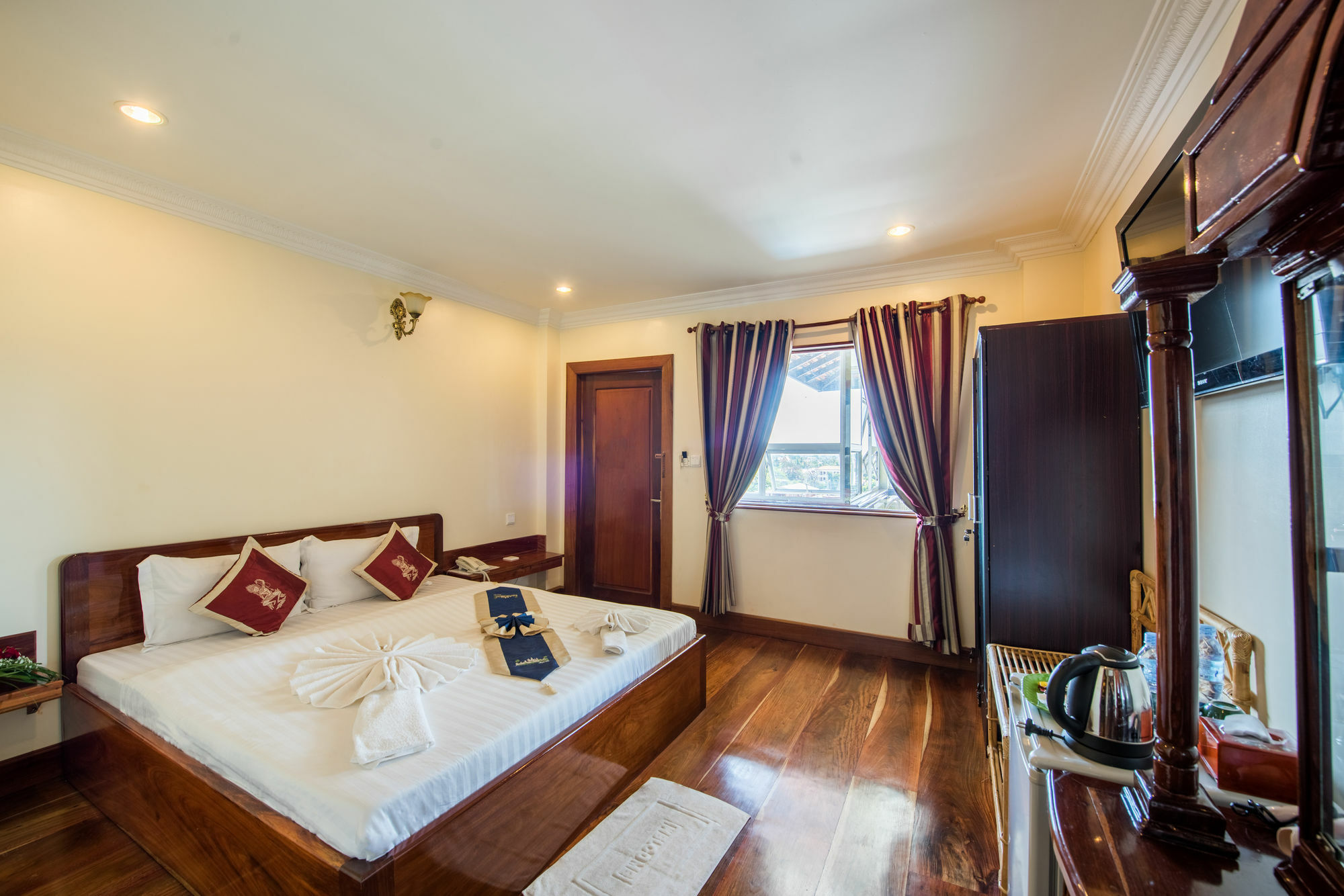 Seng Hout Hotel Battambang Ngoại thất bức ảnh