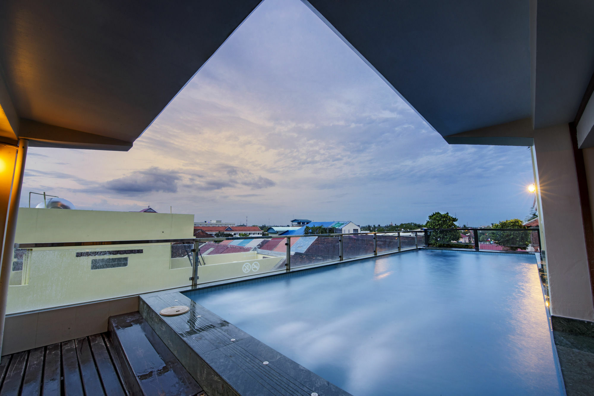 Seng Hout Hotel Battambang Ngoại thất bức ảnh
